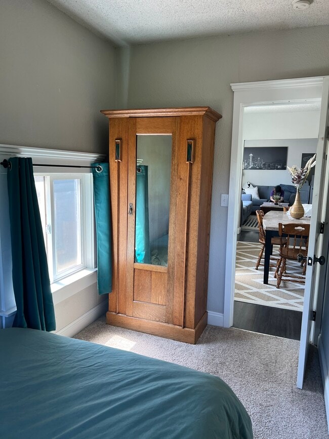 1812 S L St, Unit B in Tacoma, WA - Foto de edificio - Building Photo