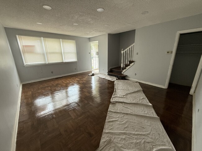 property at 906 Alcyon Dr