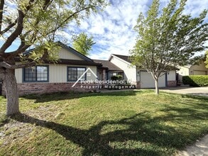 9378 Rolling Glen Ct in Orangevale, CA - Building Photo - Building Photo