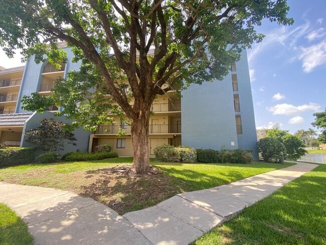property at 2828 Tennis Club Dr