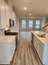 693 Olivia St in Crafton, PA - Building Photo - Building Photo