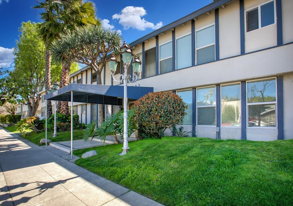 Burbank in North Hollywood, CA - Building Photo