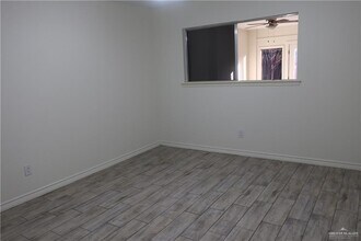 1301 Cardinal Ave in McAllen, TX - Building Photo - Building Photo