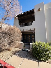 7300 N Dreamy Draw Dr in Phoenix, AZ - Building Photo - Building Photo