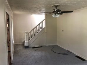 1505 Rugby Rd in Huntington, WV - Foto de edificio - Building Photo