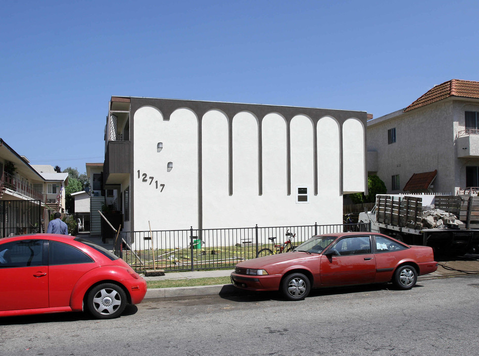 12717 Caswell Ave in Los Angeles, CA - Building Photo