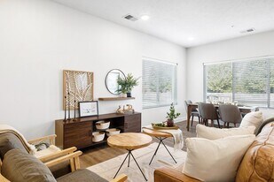 Page Living at Pinnacle Hills in Rogers, AR - Building Photo