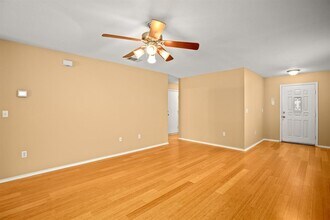 1525 Poppy Seed Ln in Austin, TX - Building Photo - Building Photo
