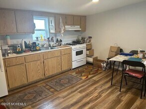 506 1/2 Park Pl Ave in Bradley Beach, NJ - Building Photo - Building Photo