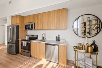 Lumaire West Palm Beach in West Palm Beach, FL - Foto de edificio - Interior Photo