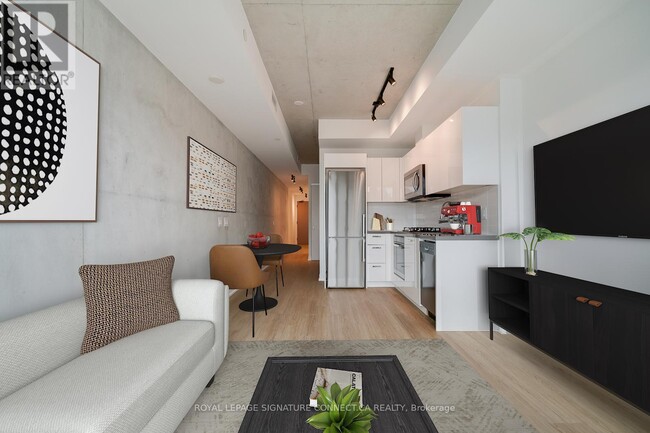 195 McCaul St in Toronto, ON - Building Photo - Building Photo