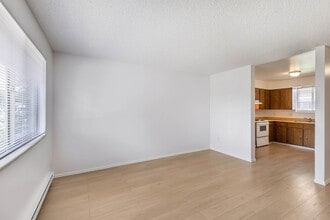 Parkside Apartments in Longmont, CO - Building Photo - Building Photo