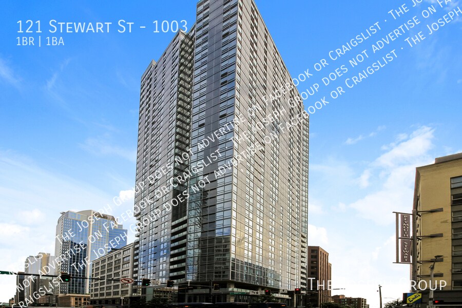 121 Stewart St in Seattle, WA - Building Photo