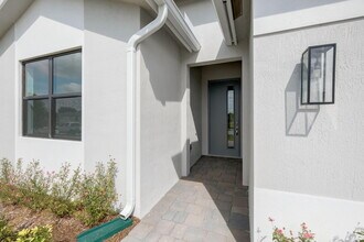 5946 SE Sky Blue Cir in Stuart, FL - Foto de edificio - Building Photo