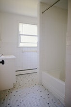 223 Merrill St, Unit 3 in Syracuse, NY - Foto de edificio - Building Photo