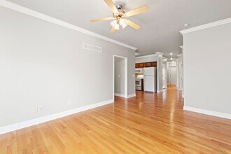 MOTT RIDGEWAY in Raymore, MO - Foto de edificio - Building Photo