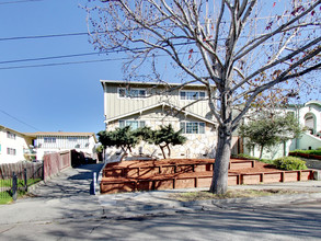 4532 San Carlos Ave in Oakland, CA - Building Photo - Other