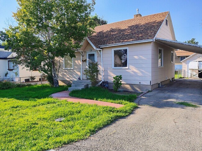property at 875 E Gregson Ave