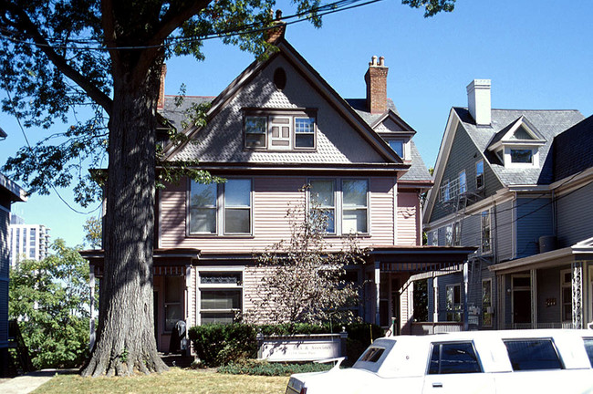 2128-2130 Alpine Pl in Cincinnati, OH - Foto de edificio - Building Photo