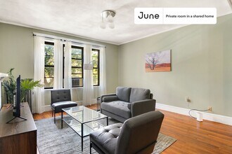Private bedroom in 3 bed/2 bath Home in Boston, MA - Building Photo - Building Photo