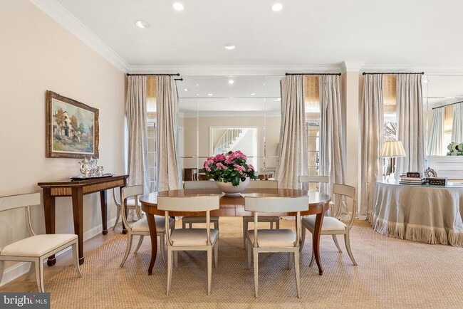 7440 Old Maple Square in McLean, VA - Foto de edificio - Building Photo
