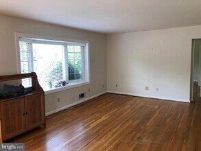 545 Beall Ave in Rockville, MD - Building Photo - Building Photo