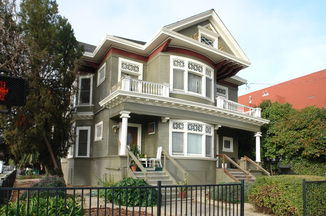 303 N 5th St in San Jose, CA - Foto de edificio - Building Photo