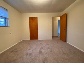 2318 Frank Scott Pky W in Belleville, IL - Building Photo - Building Photo