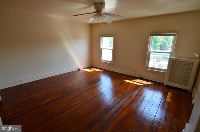 4261 Ridge Ave photo'