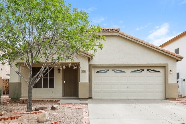 property at 1233 S Colonial Dr