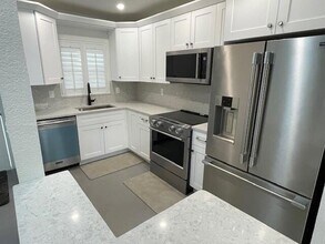 3605 NE 32nd Ave, Unit 209a in Fort Lauderdale, FL - Foto de edificio - Building Photo