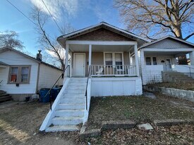 5617 Janet Ave in Jennings, MO - Building Photo