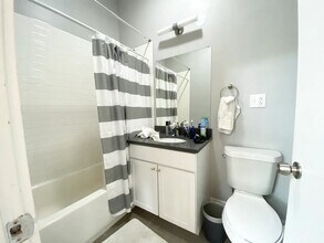 2129 N Racine Ave in Chicago, IL - Building Photo - Building Photo