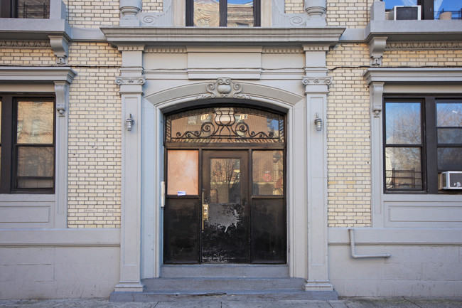 1918 Avenue H in Brooklyn, NY - Foto de edificio - Building Photo