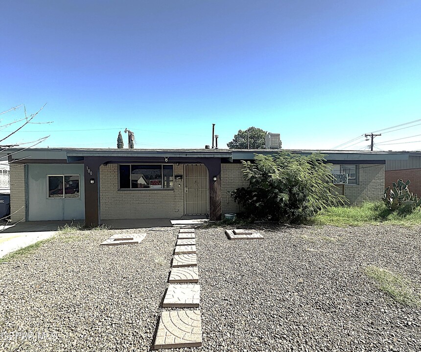 10008 Nesbit Ave in El Paso, TX - Building Photo