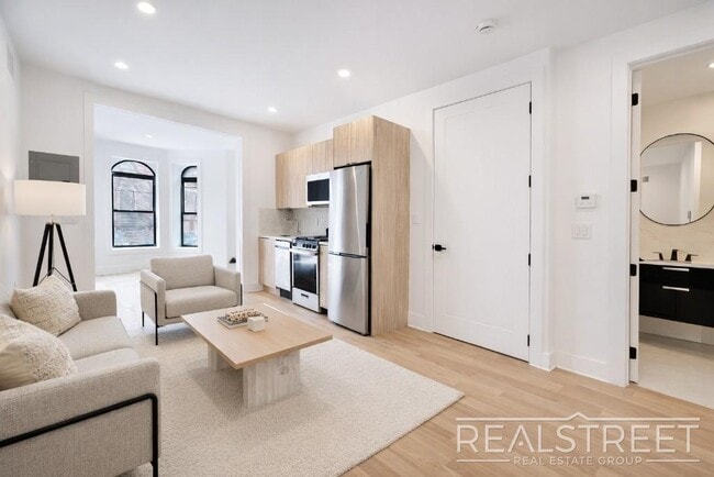 3BR/2.5BA Duplex with In-Unit Washer/Dryer in Brooklyn, NY - Building Photo - Building Photo