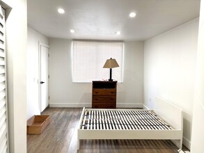 876 NW 14th Ct in Miami, FL - Building Photo - Building Photo
