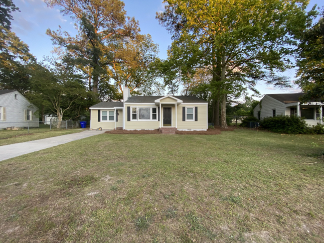 property at 2814 Jackson Dr