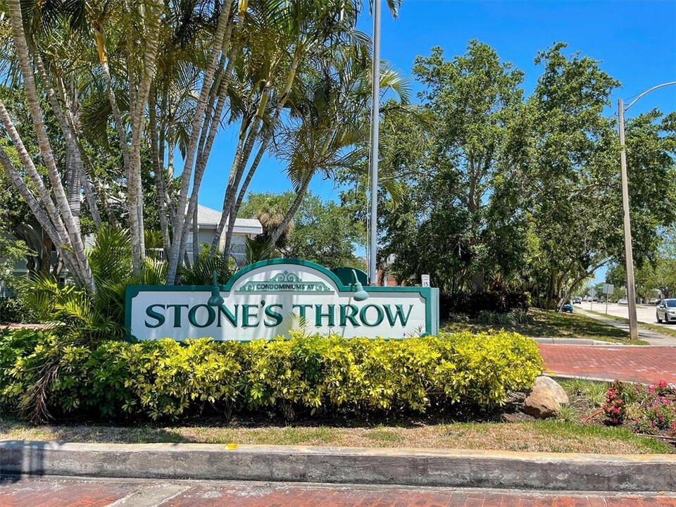 6931 Stonesthrow Cir N in St. Petersburg, FL - Building Photo