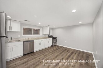 3817 N Sawyer Ave in Chicago, IL - Building Photo - Building Photo