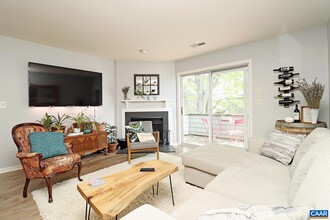 1242 Clifden Green in Charlottesville, VA - Building Photo - Building Photo