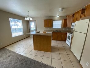 1454 N Fulbright Ave in Springfield, MO - Building Photo - Building Photo