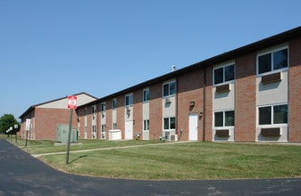 Ahepa 67 Apaprtments in Webster, NY - Foto de edificio - Building Photo