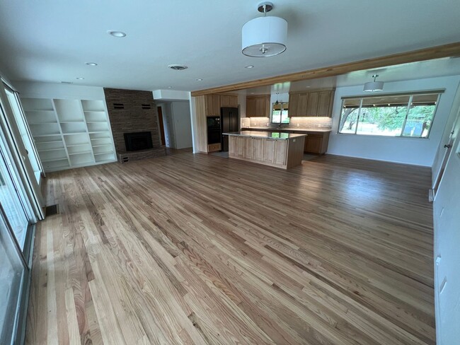 8045 S Lake Cir in Granite Bay, CA - Building Photo - Building Photo