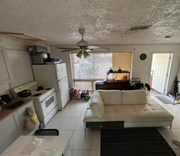 1950 Taft St in Hollywood, FL - Building Photo - Interior Photo