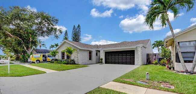 20977 Country Creek Dr in Boca Raton, FL - Building Photo - Building Photo