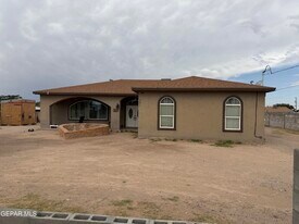 561 Agua De Mar in Horizon City, TX - Building Photo