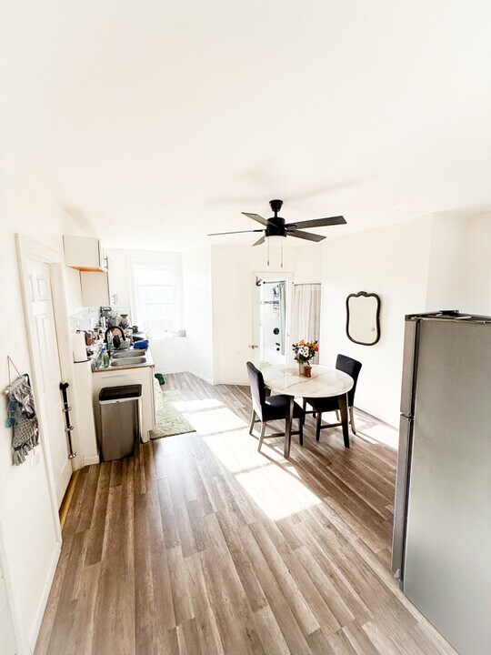 411 3rd St in Troy, NY - Building Photo
