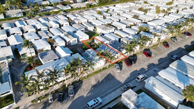 21 Ruthmary Ave in Briny Breezes, FL - Building Photo - Building Photo