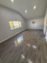 20 Stratler Dr in Shirley, NY - Building Photo - Building Photo